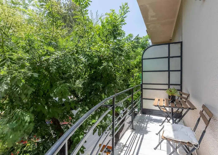 Culture Retreat Apartments Near Archaeological Museum By Upstreet